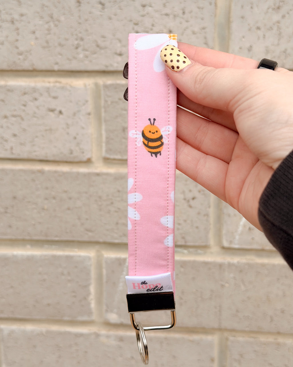 The Signature KeyFob Wristlet (Mama & Mini Sizes) – Pink Daisy