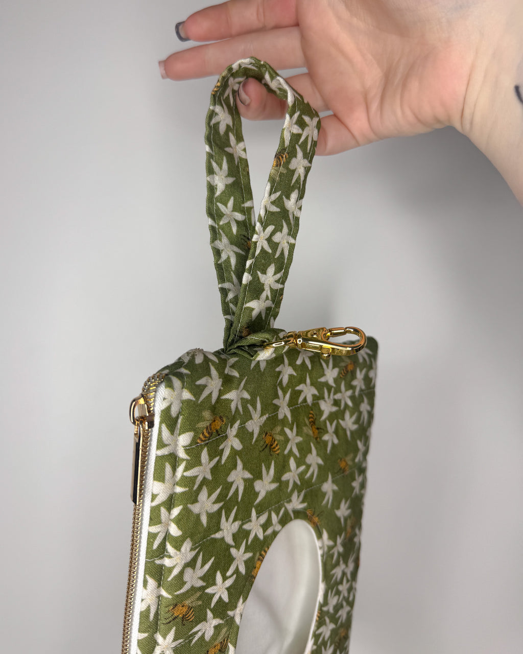 B Grade - Green Bee's Print | Quick-Zip Wipe Case